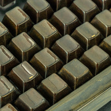 Load image into Gallery viewer, Gold Dusted Black Urushi Keycaps