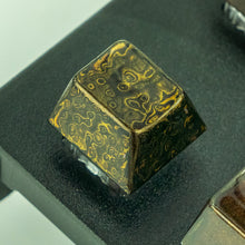 Load image into Gallery viewer, Gold Dusted Black Urushi Keycaps
